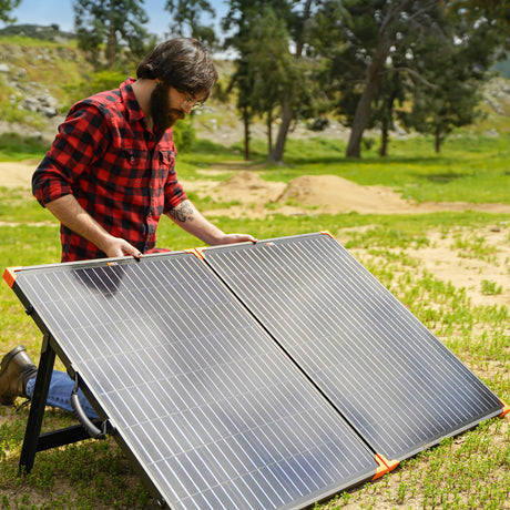 MEGA 200 Portable Briefcase Solar Panel